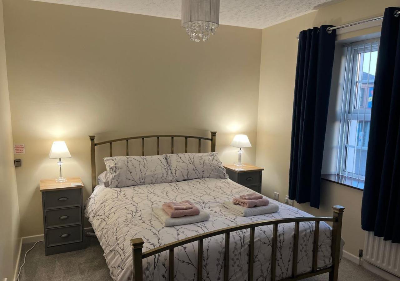 3 Bedroom Apartment, Ballymena, The Wee Stop Gap Екстер'єр фото