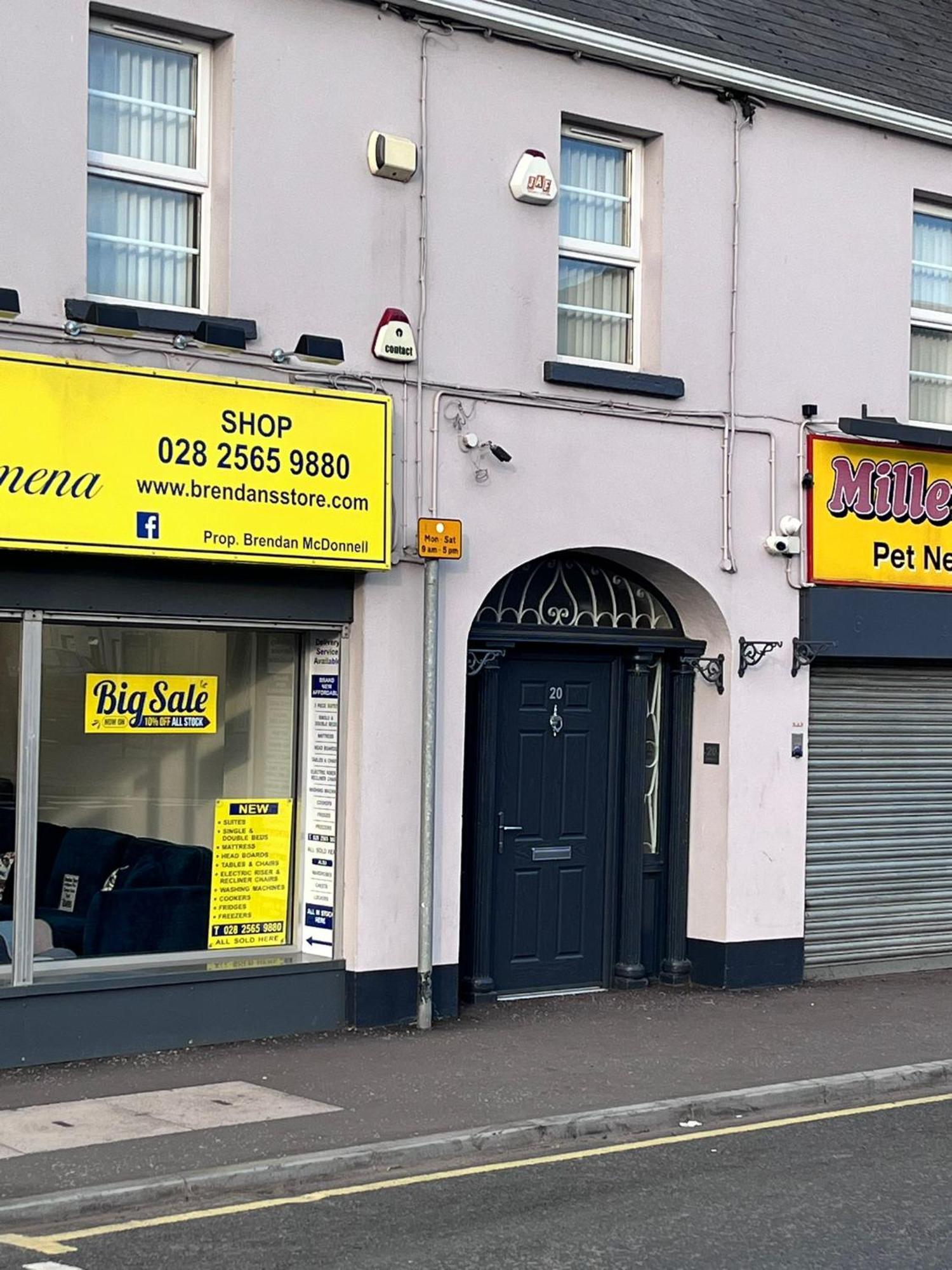 3 Bedroom Apartment, Ballymena, The Wee Stop Gap Екстер'єр фото