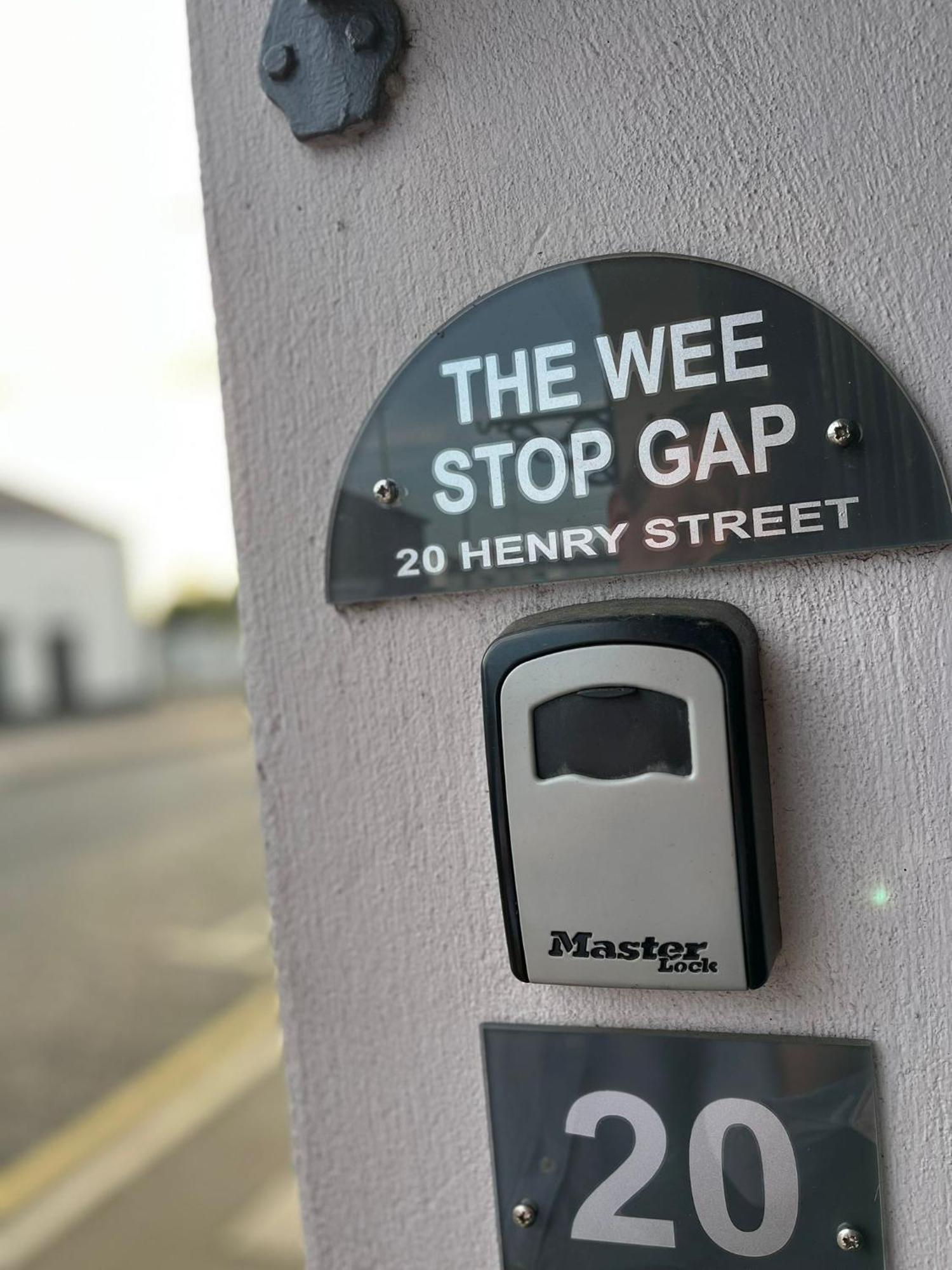 3 Bedroom Apartment, Ballymena, The Wee Stop Gap Екстер'єр фото